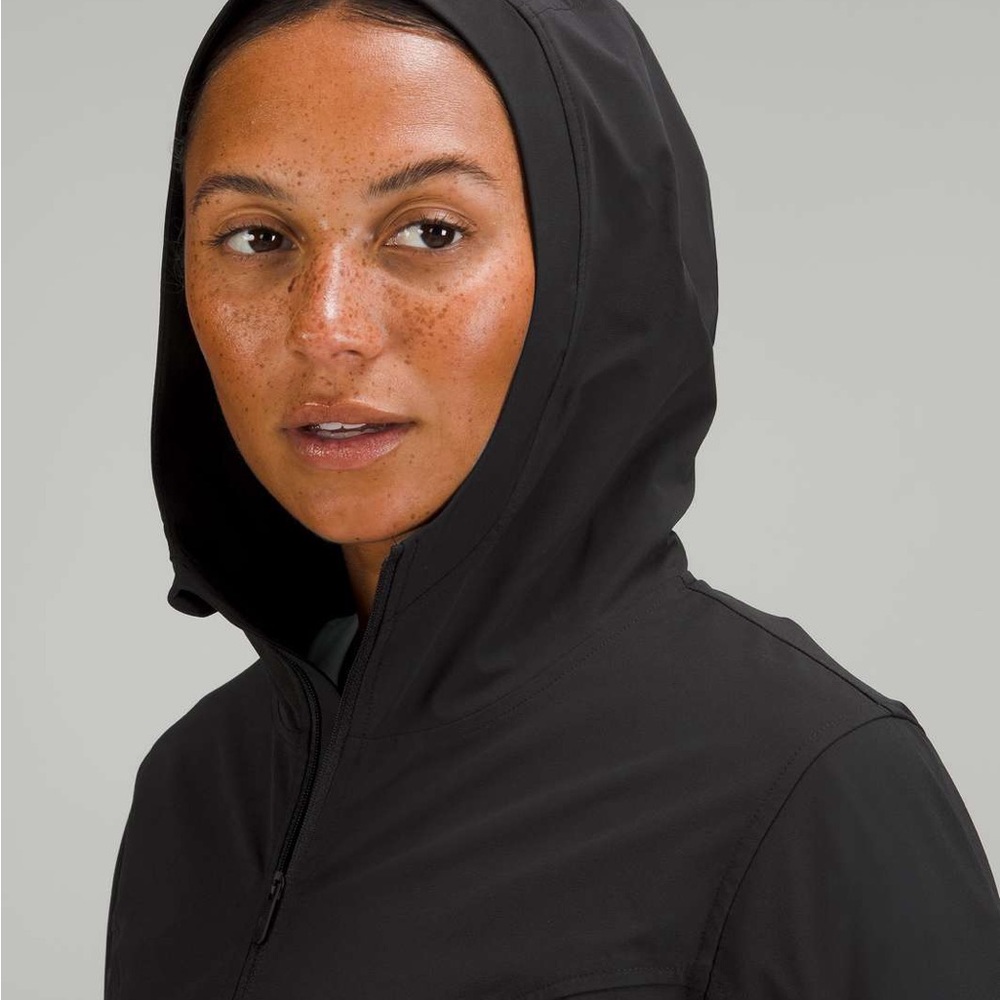 LULULEMON PACKABLE WATER REPELLENT JACKET - Picture 4 of 11